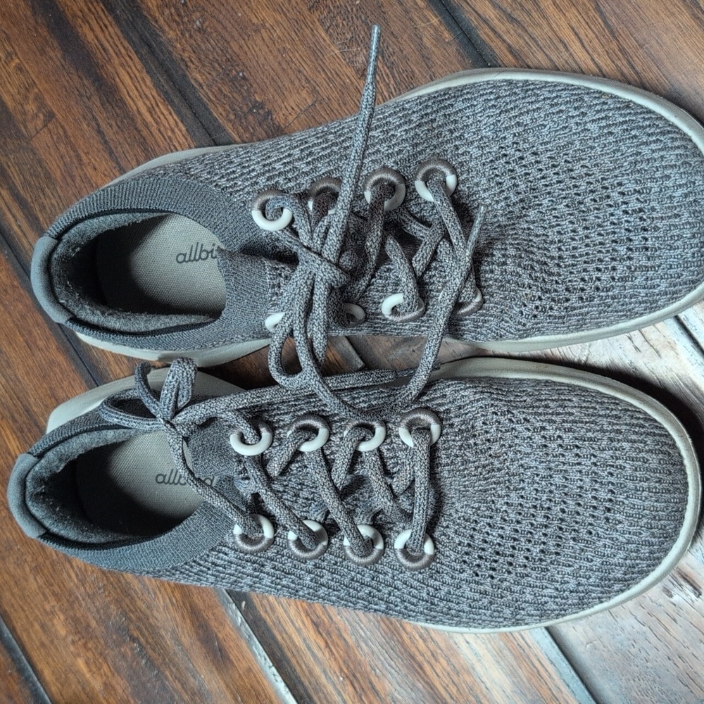 ALLBIRDS • NEW WOMEN’S TREE DASHER 2 IN MEDIUM GREY (LIGHT GREY SOLE) Size 10